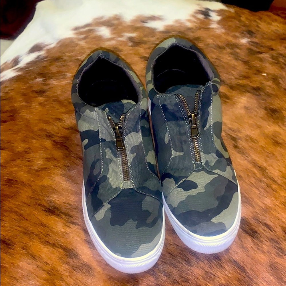 Camo Wedges